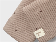 detaljebillede af Lil\' Atelier leggings i etherea med prikker